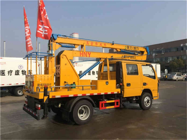 東風12米高空作業(yè)車