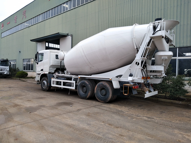 聯合重卡15方混凝土攪拌車