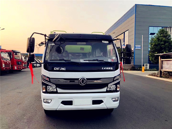 東風大多利卡7方污/3方水清洗吸污車